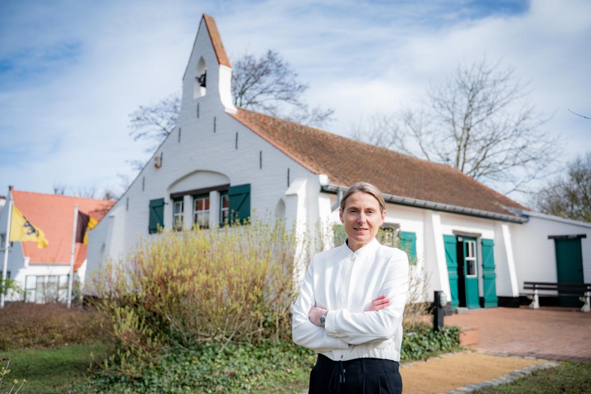 Fotografe Mia Segaert voor de Keunekapel 
