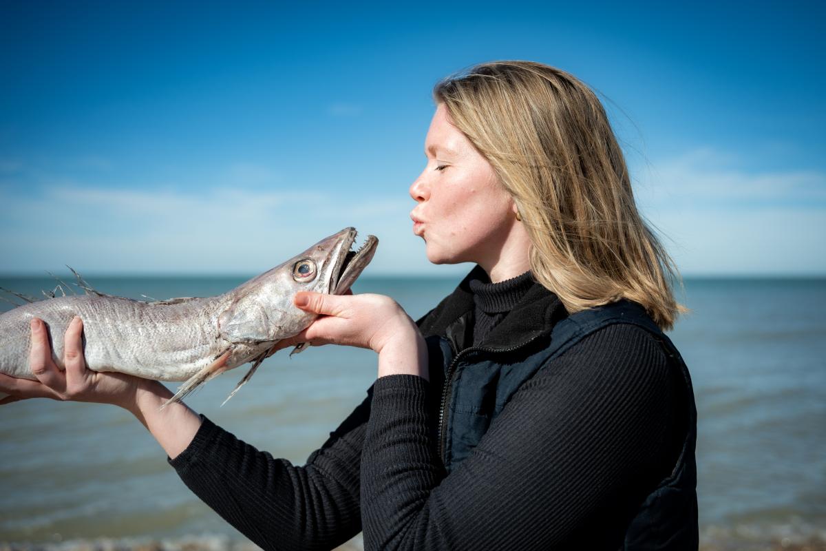 Au Saumon D'or bestaat al sinds 1956 en werd opgericht door Henri Verlegh en zijn vrouw Henriette in de Zeelaan. De ouders van Sarah, Patricia Madou en Reginalt Lambersy, namen de zaak over in 1992. 