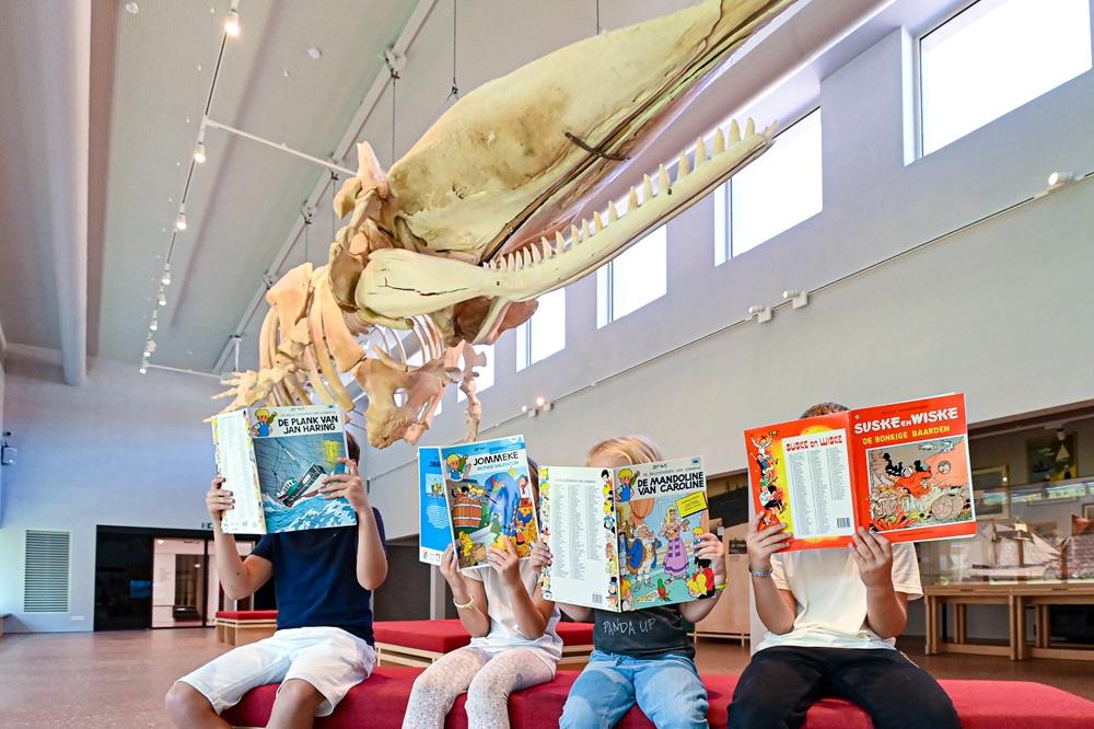 Het visserijmuseum en onze visserijtradities speelden vaak de hoofdrol in stripverhalen. Suske en Wiske, Jommeke en zelfs Urbanus ontmoetten onze paardenvissers.
