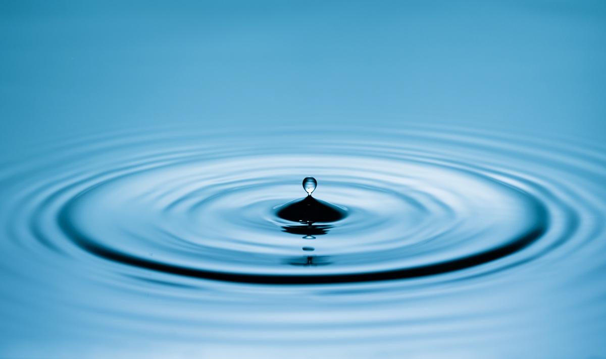 Voor 'Elke waterdruppel telt!' zochten tekenaars uit de hele wereld de scherpste grap over water. De beste inzendingen zie je van woensdag 4 t.e.m. dinsdag 17 november in de bibliotheek van Koksijde. Je lacht eerst, maar dan komt het besef: water is schaars.